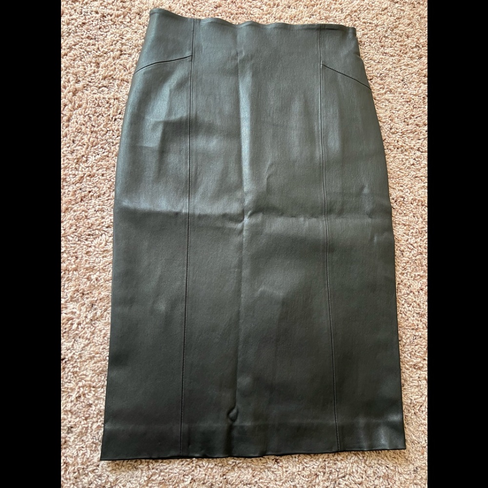New leather skirt - Picture 8 of 10